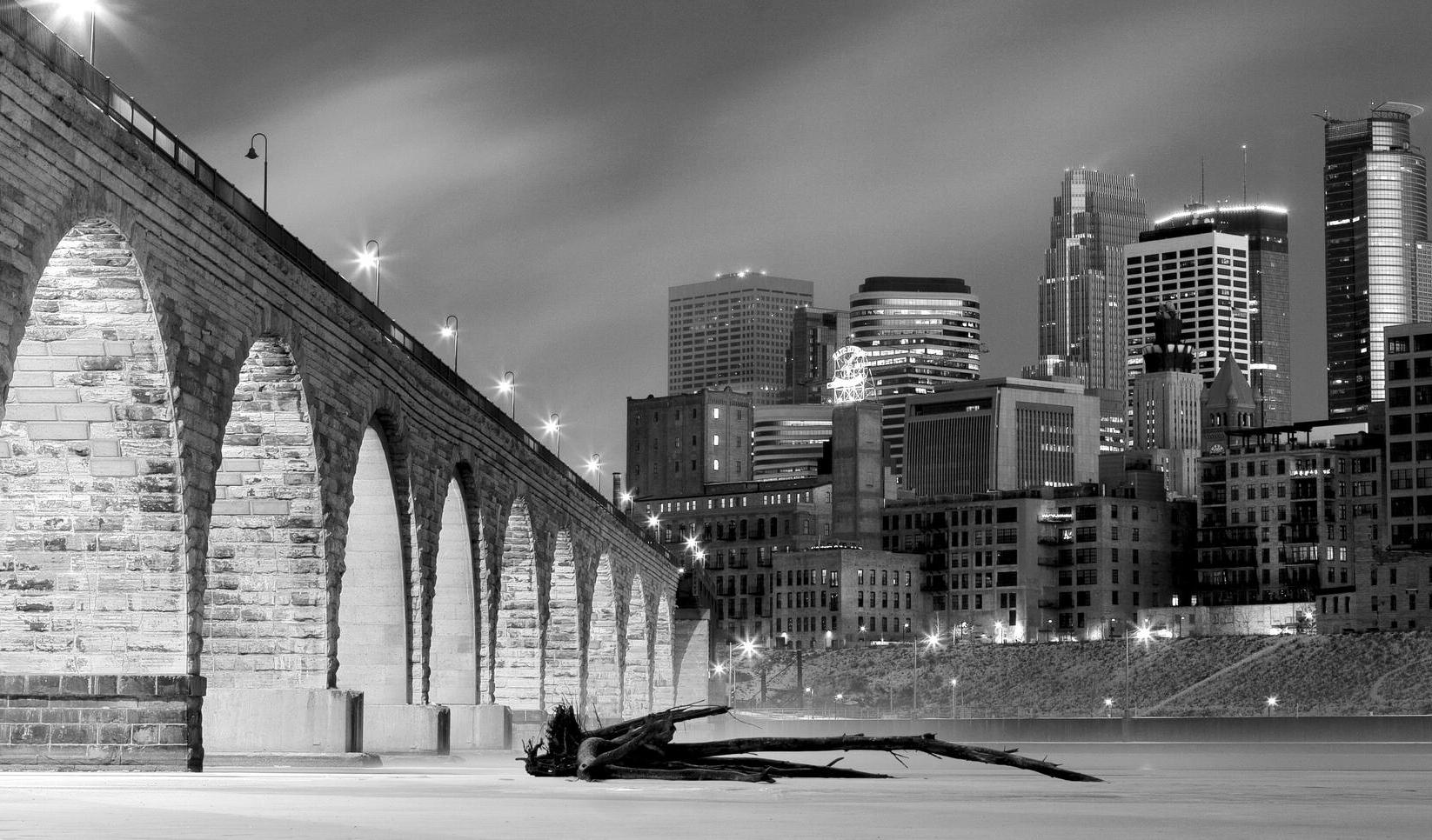 Minneapolis skyline and bridge